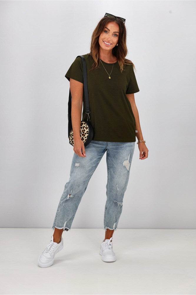 Shine On Essentials Tee Olive