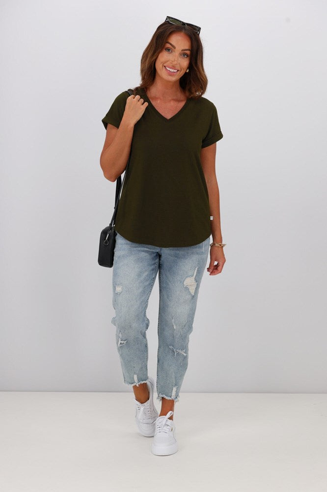 Shine On Essentials V Tee Olive