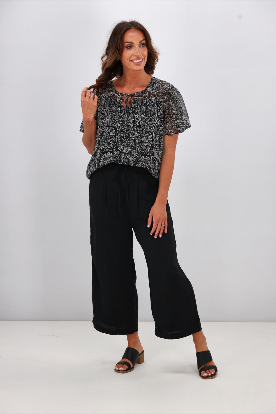 Gloss The Label Hilda Yoke Tie Top Black Line Print