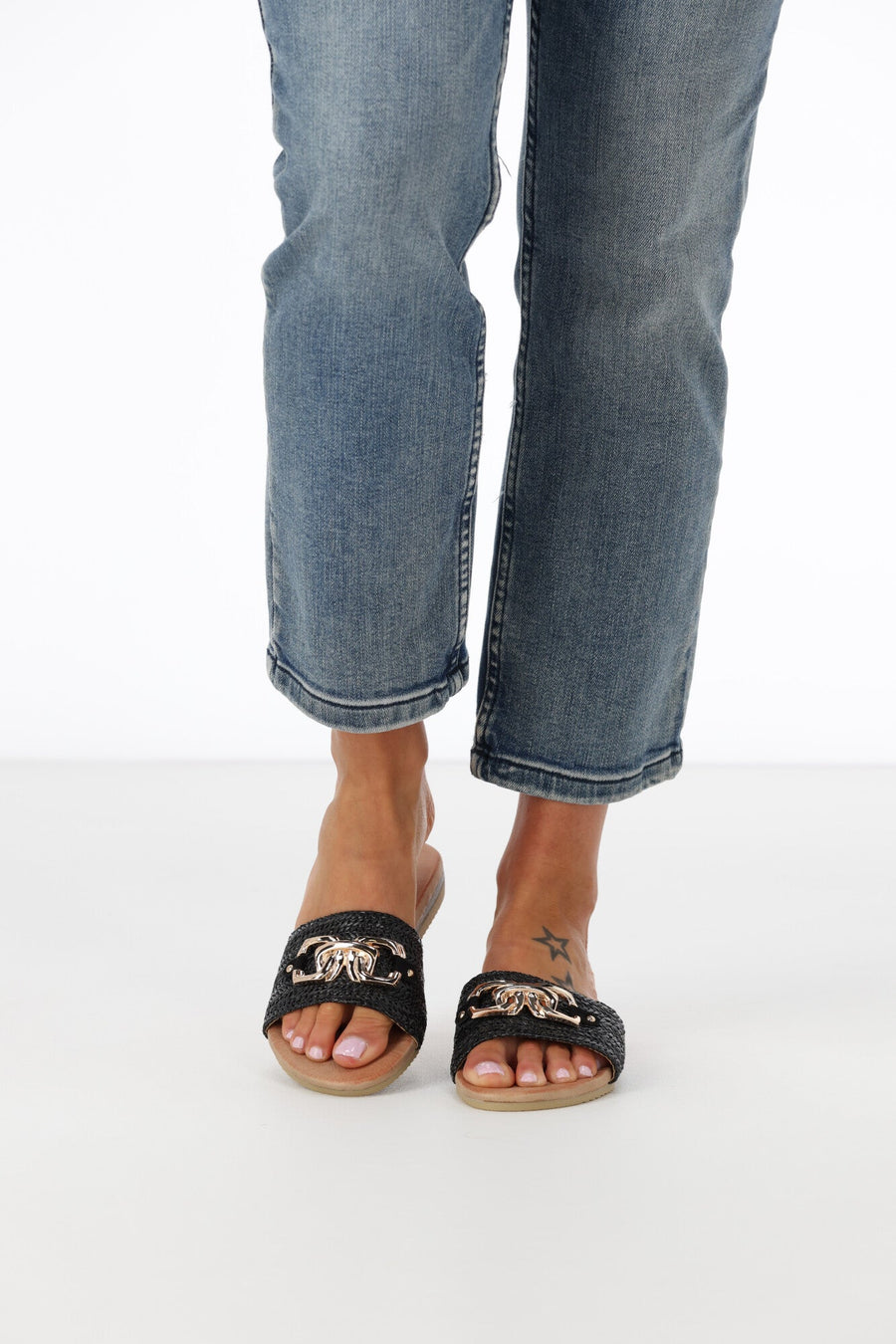 Laguna Quays Karmen Raffia Black