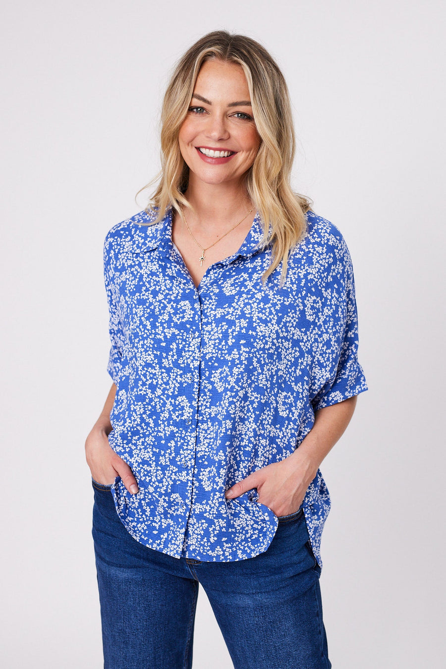 Gloss by Shine On Fiora Short Sleeve Shirt Blue Daisy Print