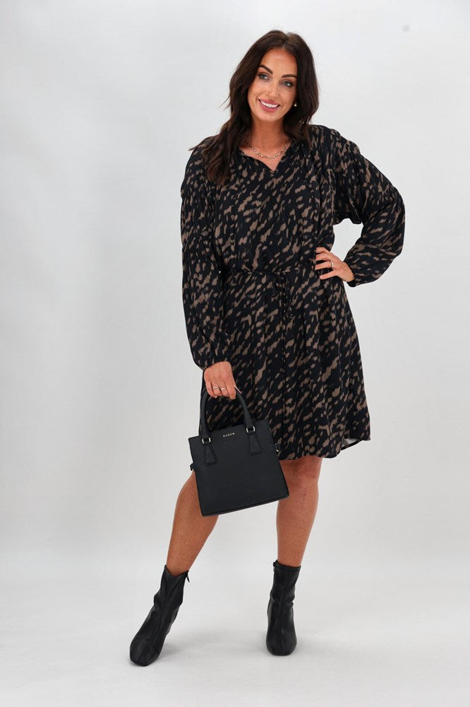 Gloss The Label Elissa Batwing Dress Abstract Animal